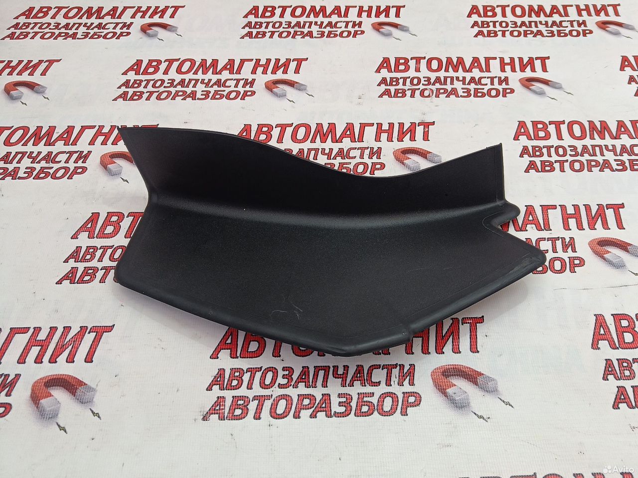 Накладка фонаря задняя левая Ягуар Ф-пайс