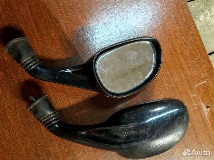 Зеркало заднего вида на мотоцикл