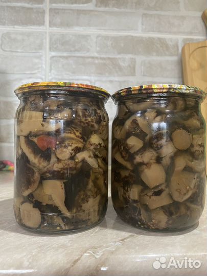 Грибы маринованные