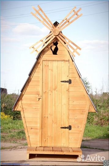 Уличный туалет деревянный HME556