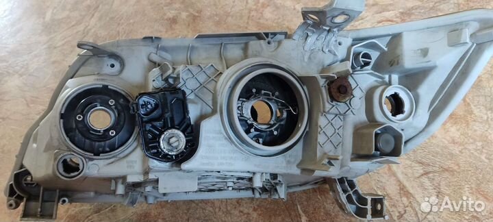 Фара правая toyota corolla fielder 04-06г