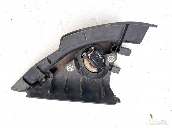 Уголок зеркала правый Mitsubishi Lancer 9