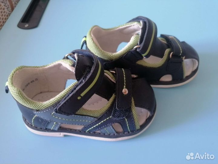 Сандали новые