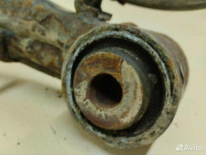 Рычаг задний верхний правый Land Rover Discovery 3