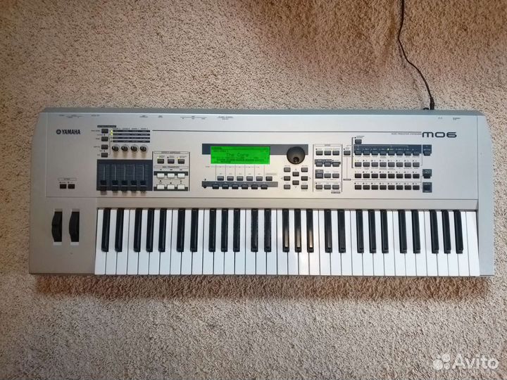 Синтезатор Yamaha MO6