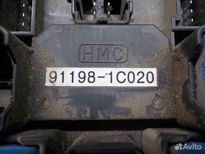 Блок предохранителей Hyundai Getz 2002-2011
