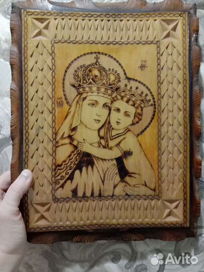 Икона резная деревянная
