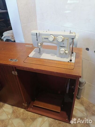 Швейная машина Подольск 142