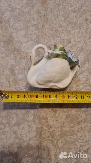 Фарфоровая ваза с цветами, Англия