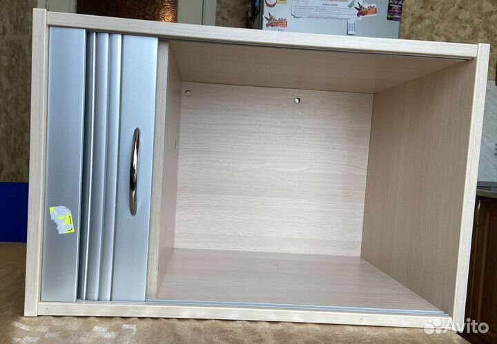 Шкафчик навесной