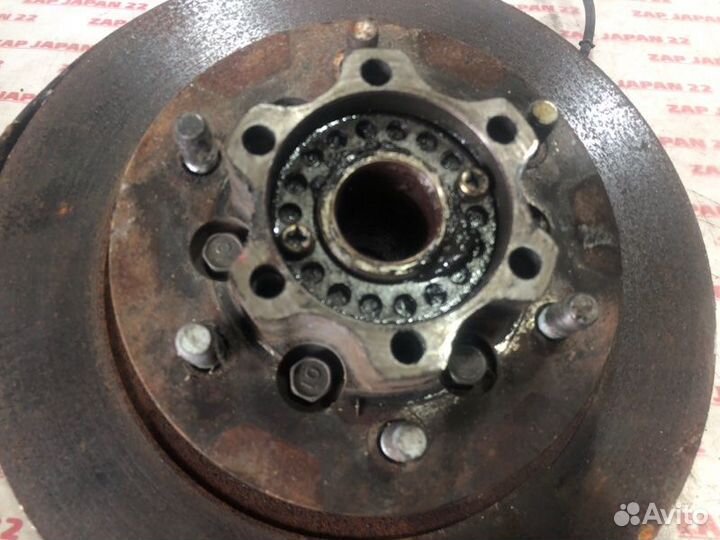 Ступица передняя правая Mitsubishi Challenger K99