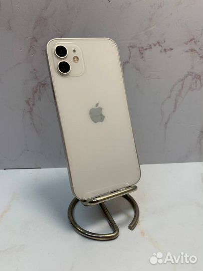 iPhone 12, 64 ГБ