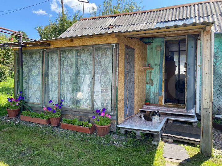 Дача 20 м² на участке 6 сот.