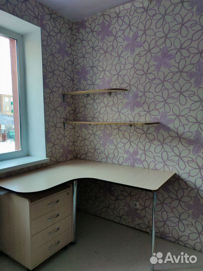 Письменный стол