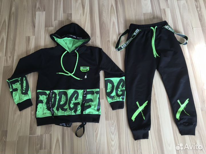 Костюм спортивный