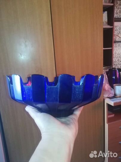 Ваза из цветного стекла