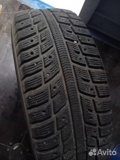 Kumho I'Zen KW22 205/60 R16 92T
