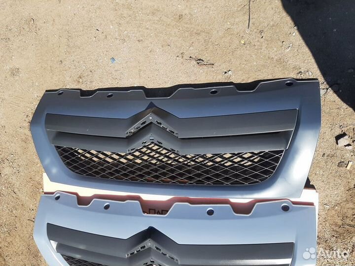 Решетка радиатора Citroen Jumper от 2006