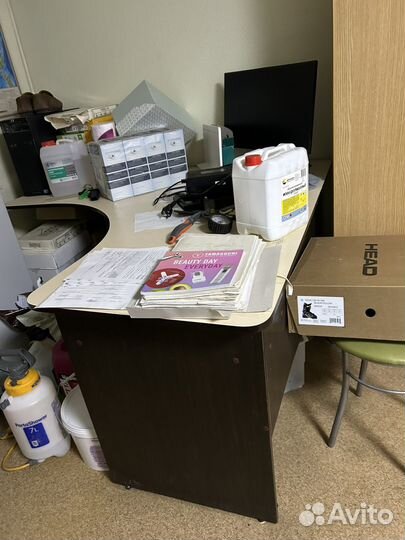Офисный стол
