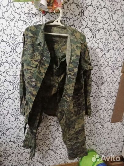 Камуфляжный костюм для страйкбола и подсумок