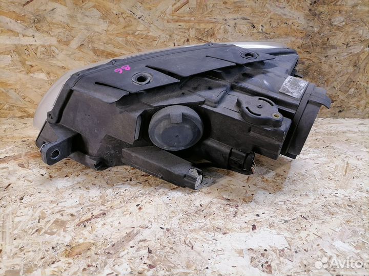 Фара галоген правая Volkswagen Passat B6