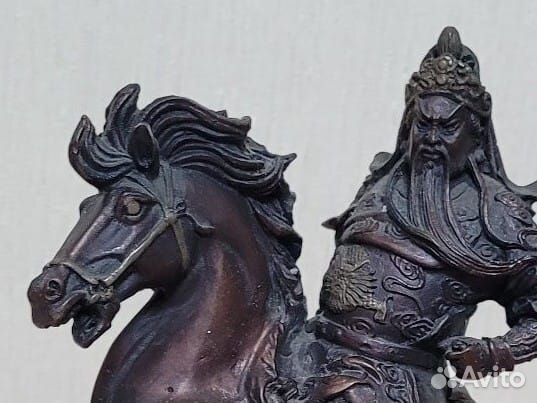 Бронзовая статуэтка 