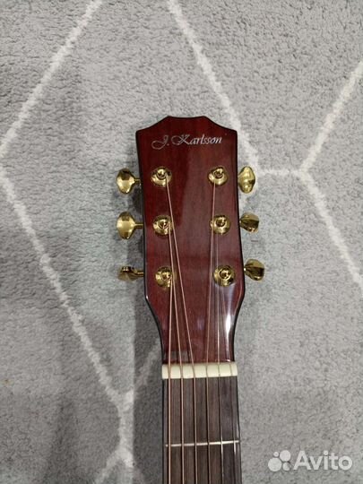 Акустическая гитара