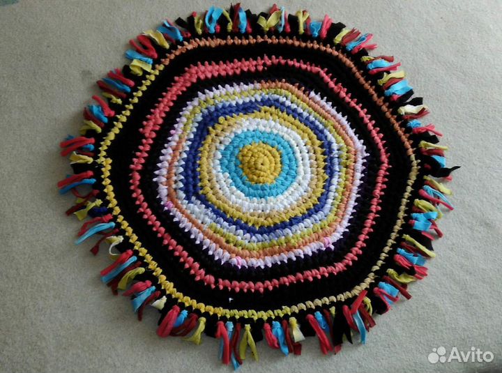 Коврик вязаный