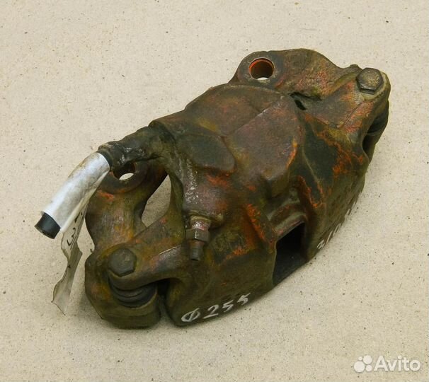 Суппорт передний левый Audi 80 B3