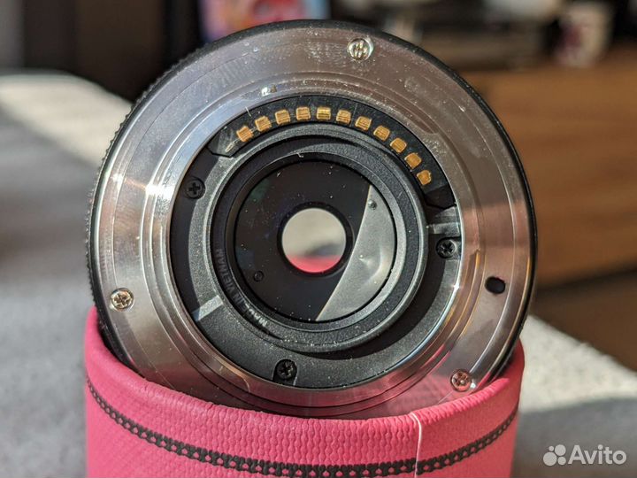 Объектив Olympus M. Zuiko 14-42mm f/3.5-5.6 EZ