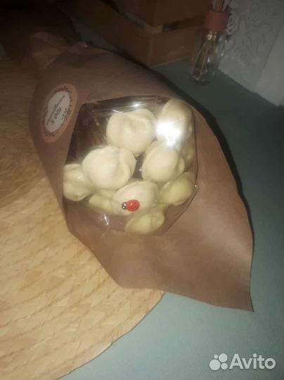 Букет из клубники, шоколадные пельмени