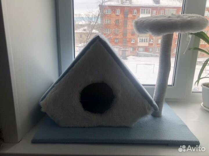 Домик для кошки с когтеточкой