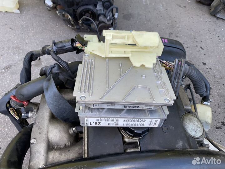 Блок управления двигателем B5254T2 30668478A Volvo