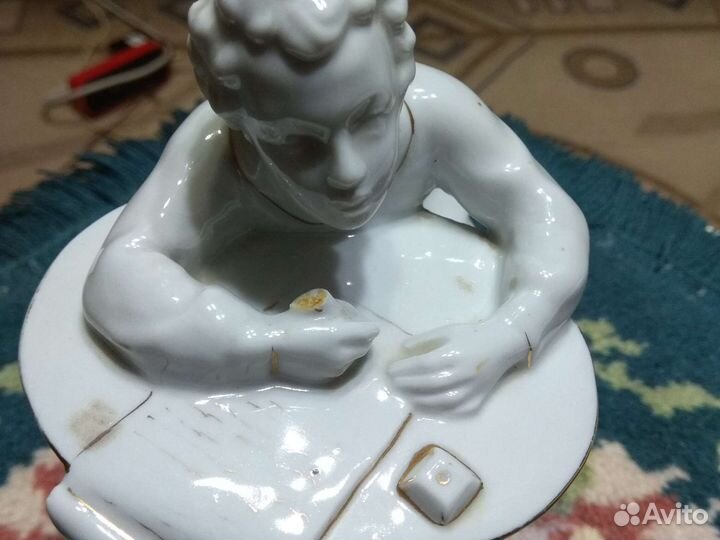 Статуэтка юный Пушкин