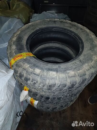 Bfgoodrich Mud-Terrain T/A KM2 265/70 R17 121Q