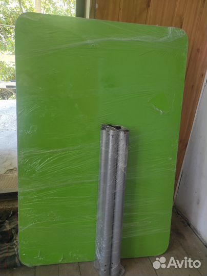 Кухонный стол