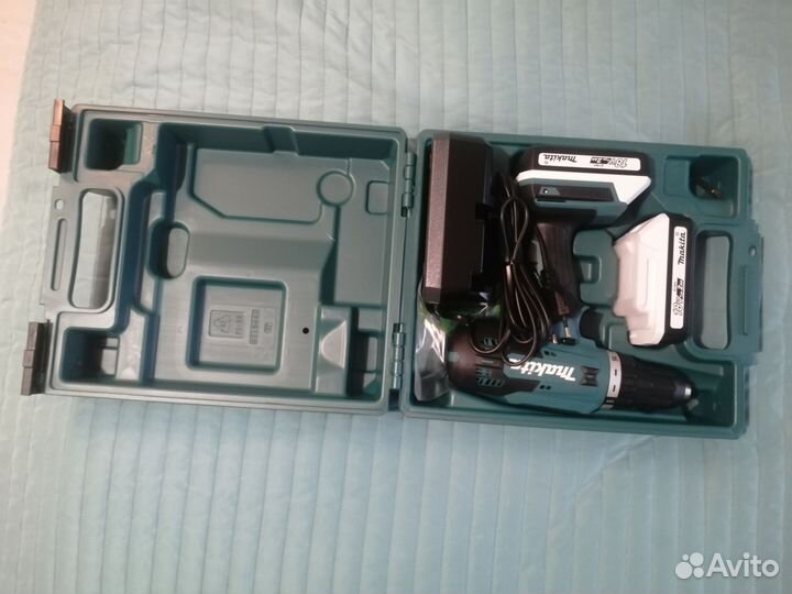 Аккумуляторная дрель шуруповерт makita df488dwae