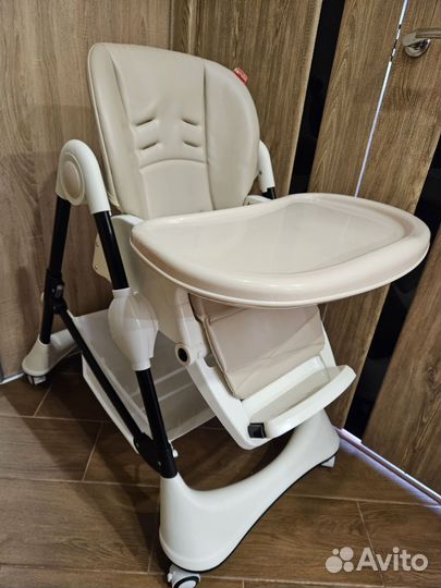 Стульчик для кормления carrello