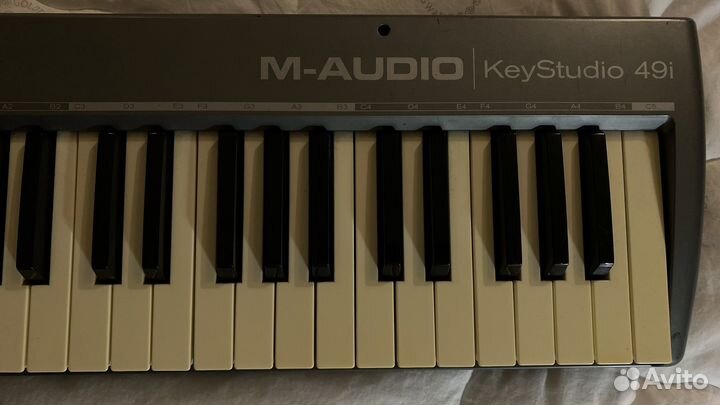 M Audio KeyStudio 49i Midi controller saund card