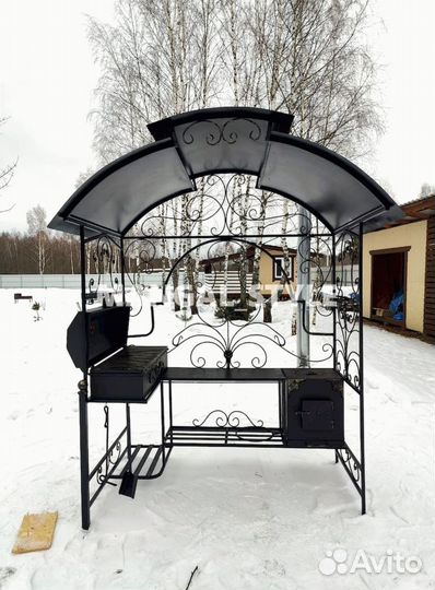 Мангал с крышей