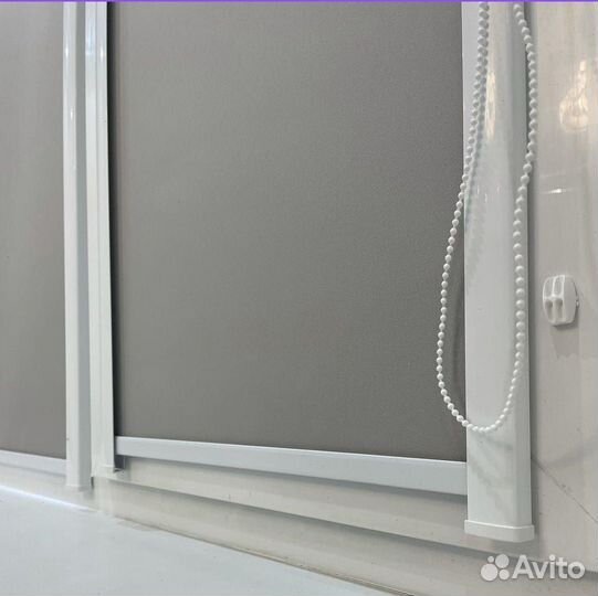 Жалюзи и рулонные шторы на окна