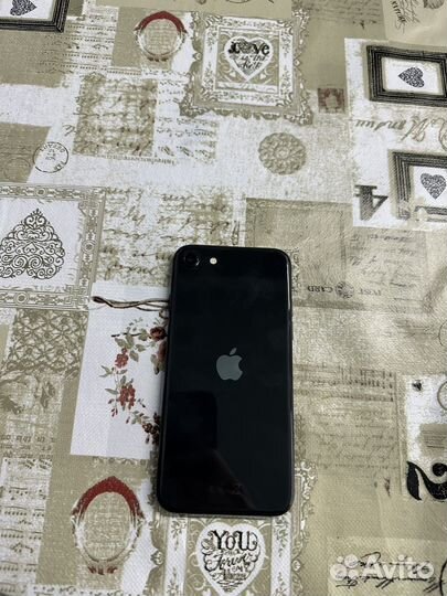 iPhone SE (2020), 128 ГБ
