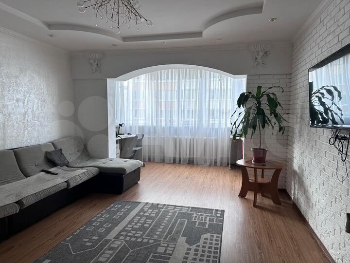 3-к. квартира, 90 м², 5/10 эт.