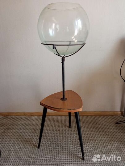 Круглый аквариум(20 литров) с тумбой