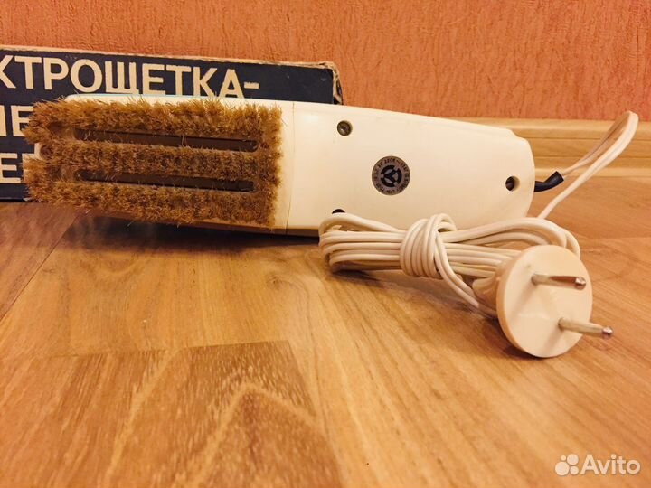 Электрощетка-пылесос «Ветерок-3» СССР