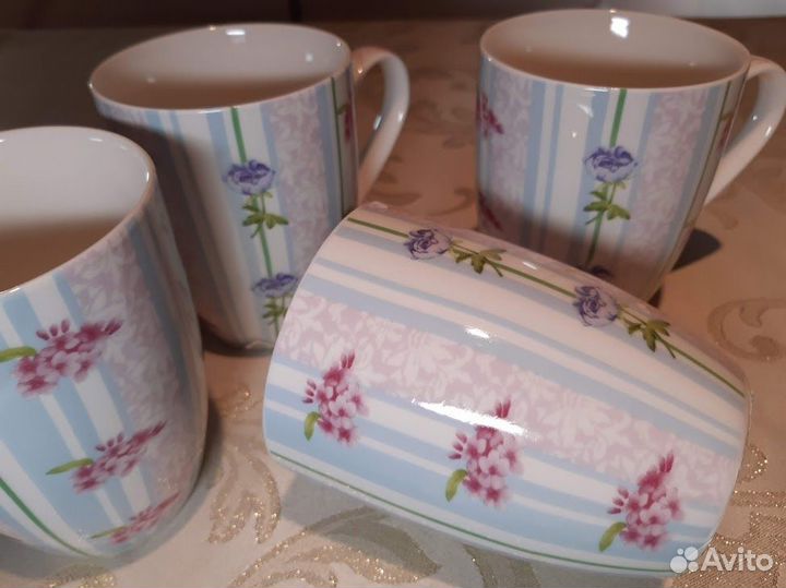 Кружки Цветы, объем по 320 мл