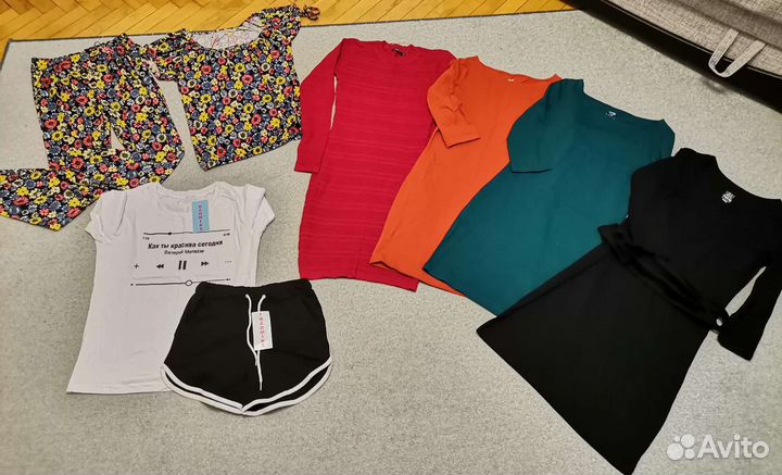 Большой пакет вещей на девушку 44р