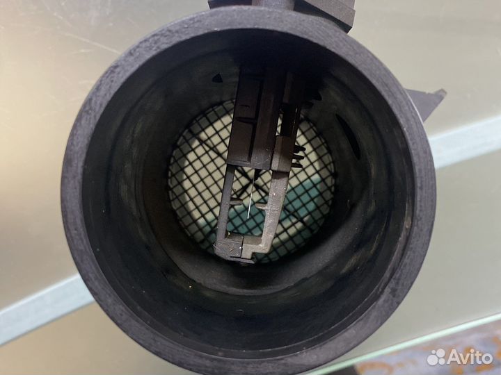 Датчик массового расхода воздуха audi A8