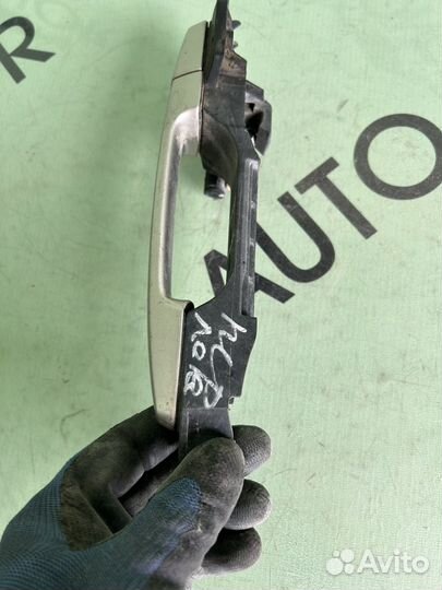 Ручка двери передняя левая toyota ist