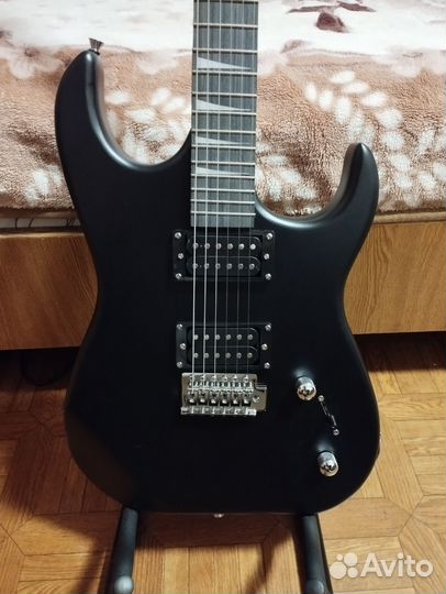 Электрогитара с комбоусилителем